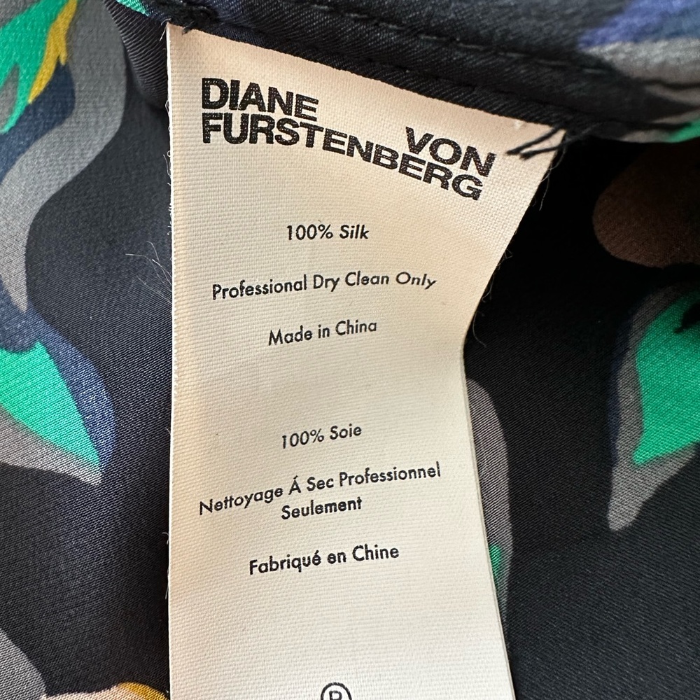 Diane Von Furstenberg Long Sleeve Crossover Dress - Picture 16 of 16